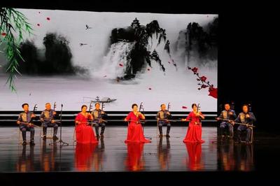 萊山區(qū)文化館舉辦文藝精品創(chuàng)作暨公益培訓班新年展演